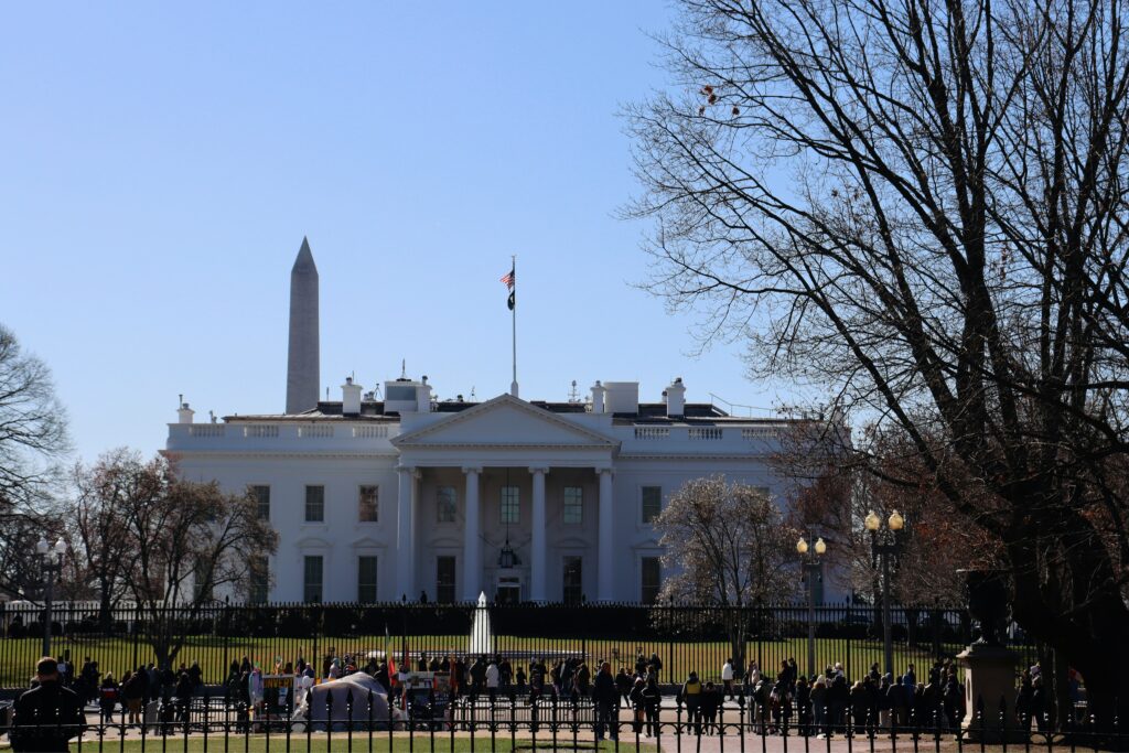 Supreme Court Backs Trump in Dispute Over Immigration Raids