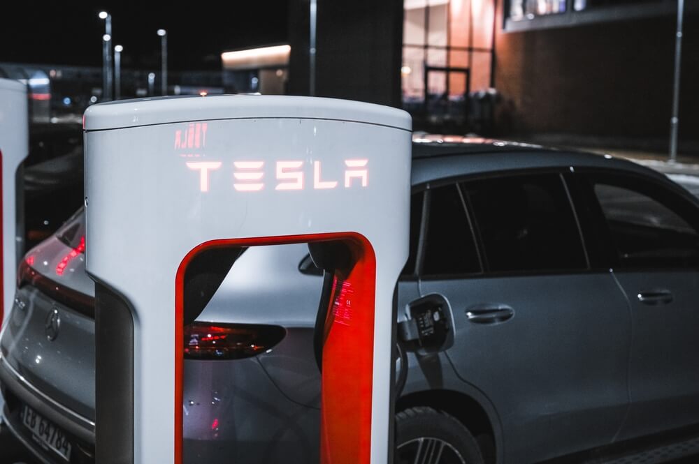 China Moves to Ban Hidden Door Handles on Electric Vehicles