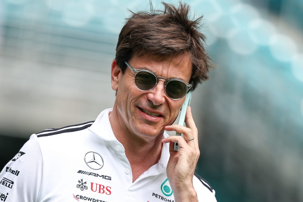 Wolff Tells Rivals to Stop Complaining in 2026 Engine Dispute